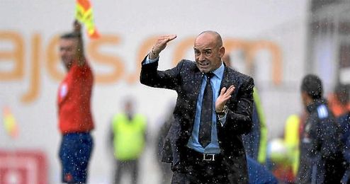 Los lectores de ED eligen al técnico del Rayo, Paco Jémez, como el perfecto para el Betis. Los lectores de ED eligen al técnico del Rayo, Paco Jémez, como el perfecto para el Betis.