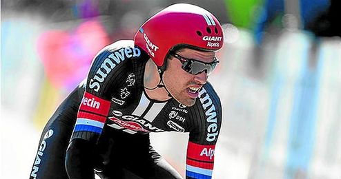 El holandés Dumoulin durante la contrarreloj en Apeldoorn. El holandés Dumoulin durante la contrarreloj en Apeldoorn.