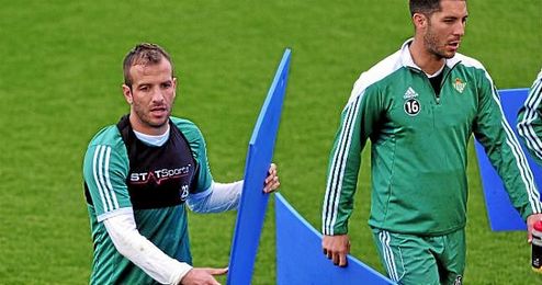 Van der Vaart vuelve a una convocatoria. Van der Vaart vuelve a una convocatoria.