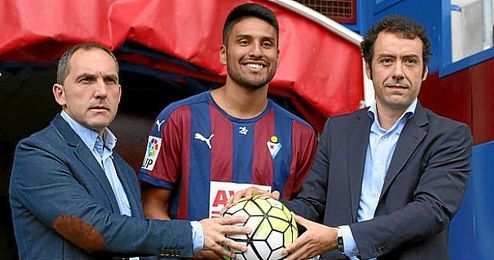 Mauro Dos Santos en su presentación con el Eibar. Mauro Dos Santos en su presentación con el Eibar.