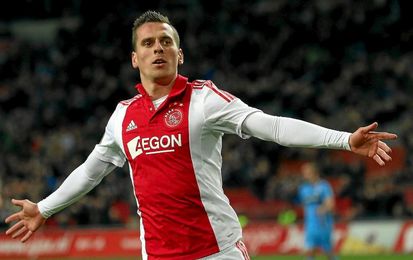 Milik celebra un gol con la camiseta del Ajax. Milik celebra un gol con la camiseta del Ajax.