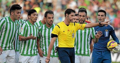 El Betis y el Recre jugaron su último duelo oficial la pasada campaña. El Betis y el Recre jugaron su último duelo oficial la pasada campaña.