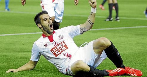 Negredo celebra un gol con el Sevilla en su último partido en 2013. Negredo celebra un gol con el Sevilla en su último partido en 2013.
