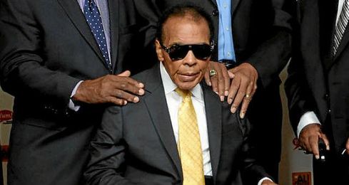 Muhammad Ali fue hospitalizado. Muhammad Ali fue hospitalizado.