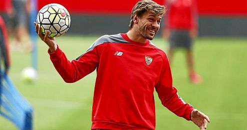 Librarse de la altísima ficha de Fernando Llorente no va resultarle nada sencillo al Sevilla. Librarse de la altísima ficha de Fernando Llorente no va resultarle nada sencillo al Sevilla.