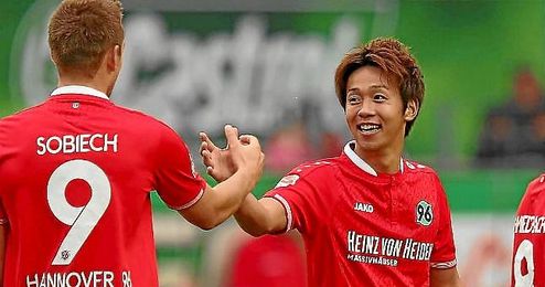 Kiyotake vestirá la camiseta del Sevilla hasta 2020. Kiyotake vestirá la camiseta del Sevilla hasta 2020.