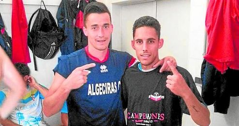 Manuel Caballero (derecha) es el primer fichaje cerrado por el Antoniano Manuel Caballero (derecha) es el primer fichaje cerrado por el Antoniano
