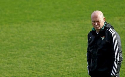 Pepe Mel podría volver a los banquillos. Pepe Mel podría volver a los banquillos.