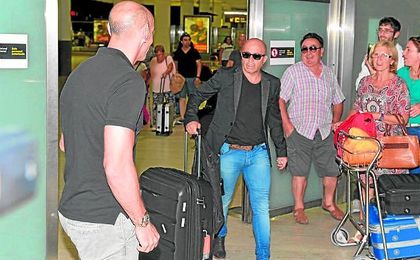 Monchi, director deportivo del Sevilla, y Jorge Sampaoli, nuevo técnico nervionense, han conectado desde el primer momento. Monchi, director deportivo del Sevilla, y Jorge Sampaoli, nuevo técnico nervionense, han conectado desde el primer momento.