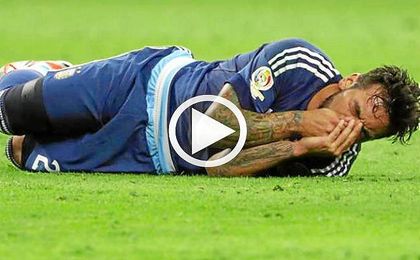La escalofriante fractura de codo de Lavezzi La escalofriante fractura de codo de Lavezzi