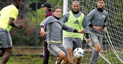 Praet ya ha iniciado la pretemporada con el Anderlecht. Praet ya ha iniciado la pretemporada con el Anderlecht.
