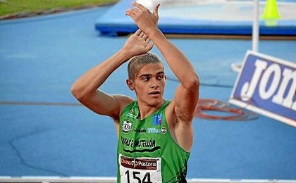 Rebaja en seis centésimas el récord anterior, con seguido por el madrileño Ángel David Rodríguez. Rebaja en seis centésimas el récord anterior, con seguido por el madrileño Ángel David Rodríguez.
