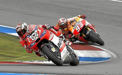 Marquez, a rebufo de Dovizioso. Marquez, a rebufo de Dovizioso.