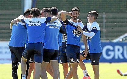 Juan Domínguez, durante un entrenamiento del Deportivo. Juan Domínguez, durante un entrenamiento del Deportivo.