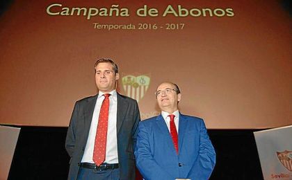 Loarte y Castro, durante la presentación de los abonos de la 16/17. Loarte y Castro, durante la presentación de los abonos de la 16/17.