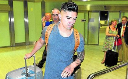 El chileno aterrizó a las dos de la madrugada del pasado miércoles en el Aeropuerto de San Pablo. El chileno aterrizó a las dos de la madrugada del pasado miércoles en el Aeropuerto de San Pablo.