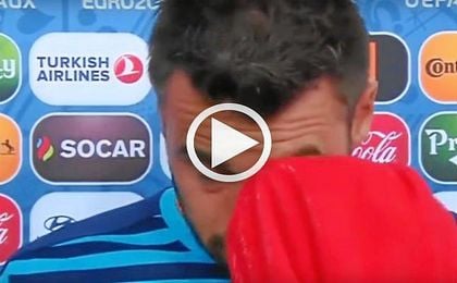 Barzagli se derrumba en directo tras la eliminación de Italia Barzagli se derrumba en directo tras la eliminación de Italia