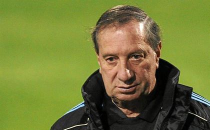 Bilardo dirigió al Sevilla en la década de los 90. Bilardo dirigió al Sevilla en la década de los 90.