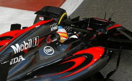 Alonso mejora su monoplaza mientras Button permanecerá con el mismo para Silverstone. Alonso mejora su monoplaza mientras Button permanecerá con el mismo para Silverstone.