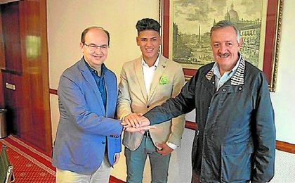 El ´cafetero´ aún no trabaja junto a sus nuevos compañeros. El ´cafetero´ aún no trabaja junto a sus nuevos compañeros.