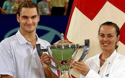 Federer y Martinqa Hingis levantan el trofeo de la Copa Hopman hace 15 años. Federer y Martinqa Hingis levantan el trofeo de la Copa Hopman hace 15 años.