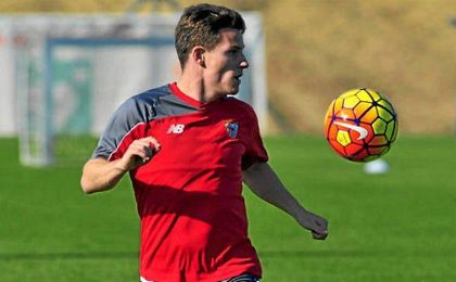 Gameiro, durante un entrenamiento. Gameiro, durante un entrenamiento.