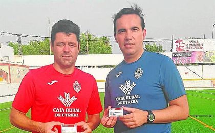 Juanjo y Montoya, capitán y míster del Utrera, respectivamente. Juanjo y Montoya, capitán y míster del Utrera, respectivamente.
