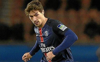 Benjamin Stambouli vistiendo la camiseta del PSG. Benjamin Stambouli vistiendo la camiseta del PSG.