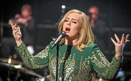 Adele rechaza cantar en la Superbowl de 2017 Adele rechaza cantar en la Superbowl de 2017