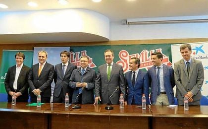 Caixabank dio el visto bueno el pasado 21 de julio a la alianza de Betis y Energía Plus para garantizar el futuro del CB Sevilla. Caixabank dio el visto bueno el pasado 21 de julio a la alianza de Betis y Energía Plus para garantizar el futuro del CB Sevilla.