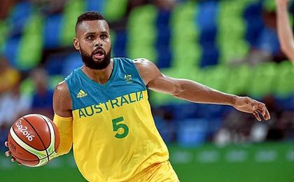 Patty Mills encestó 24 puntos ante los lituanos. Patty Mills encestó 24 puntos ante los lituanos.