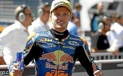 Binder celebra su tercera pole de la temporada. Binder celebra su tercera pole de la temporada.