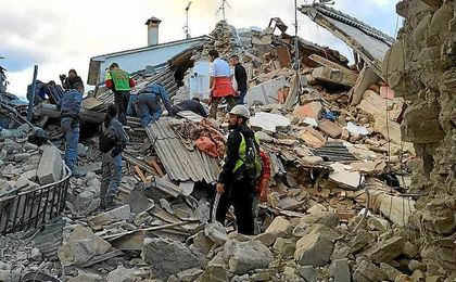 El fuerte seísmo ha cobrado muchas vidas. El fuerte seísmo ha cobrado muchas vidas.