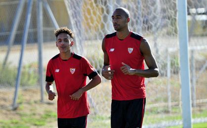 N´Zonzi, a la derecha, durante un entrenamiento. N´Zonzi, a la derecha, durante un entrenamiento.