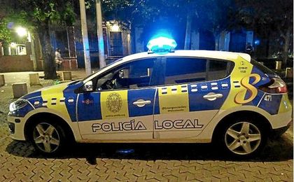 El individuo cuenta con 24 detenciones anteriores y tenía, además, retirado el permiso de conducción. El individuo cuenta con 24 detenciones anteriores y tenía, además, retirado el permiso de conducción.