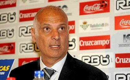 Tomas Caler, jefe los servicios médicos del Real Betis. Tomas Caler, jefe los servicios médicos del Real Betis.