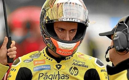 Rins, antes de comenzar la carrera de Moto2. Rins, antes de comenzar la carrera de Moto2.