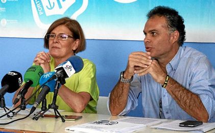 La presidenta, Rosa Espada, junto al abogado Juan Ramón Cotán Pinto. La presidenta, Rosa Espada, junto al abogado Juan Ramón Cotán Pinto.
