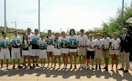 Integrantes del equipo del Real Club de Golf Guadalmina. Integrantes del equipo del Real Club de Golf Guadalmina.