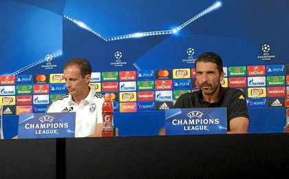 Allegri y Buffon en rueda de prensa. Allegri y Buffon en rueda de prensa.