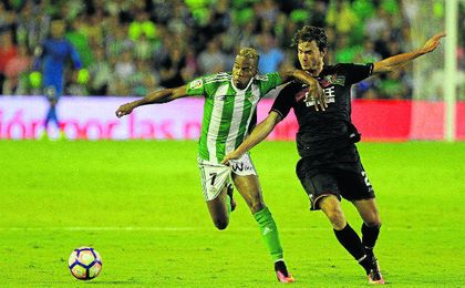 Hasta la salida de Musonda, el Granada sólo había sufrido con las internadas de Riza Durmisi Hasta la salida de Musonda, el Granada sólo había sufrido con las internadas de Riza Durmisi