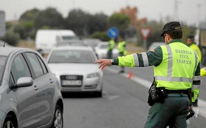 Helvetia Seguros te protege a ti y a tu vehículo. Helvetia Seguros te protege a ti y a tu vehículo.