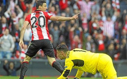 Aritz Aduriz firmó un doblete en la última visita del Sevilla a San Mamés. Aritz Aduriz firmó un doblete en la última visita del Sevilla a San Mamés.