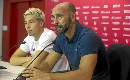 Monchi, durante la presentación de Nasri, su último fichaje en el pasado mercado estival. Monchi, durante la presentación de Nasri, su último fichaje en el pasado mercado estival.