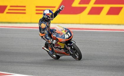 Brad Binder se ha proclamado campeón del mundo cuatro grandes premios antes del final de la temporada. Brad Binder se ha proclamado campeón del mundo cuatro grandes premios antes del final de la temporada.