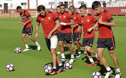 El ´Mudo´, con un aparatoso vendaje, se recupera y estará ante el Alavés. El ´Mudo´, con un aparatoso vendaje, se recupera y estará ante el Alavés.