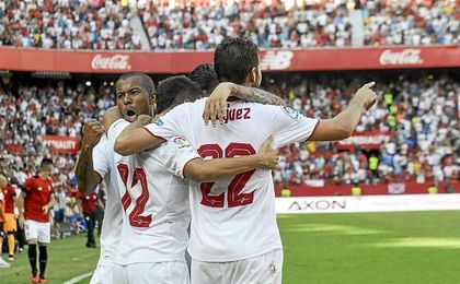 El Sevilla celebra el tanto de la victoria ante el Alavés en el 87´. El Sevilla celebra el tanto de la victoria ante el Alavés en el 87´.