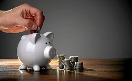 Las pensiones del futuro serán inferiores, por lo que es conveniente ahorrar para preparar la jubilación. Las pensiones del futuro serán inferiores, por lo que es conveniente ahorrar para preparar la jubilación.