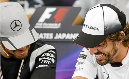 Lewis Hamilton y Fernando Alonso en la previa del GP de Japón. Lewis Hamilton y Fernando Alonso en la previa del GP de Japón.
