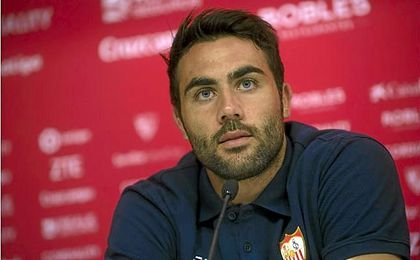 Vicente Iborra eligió quedarse en el Sevilla FC. Vicente Iborra eligió quedarse en el Sevilla FC.